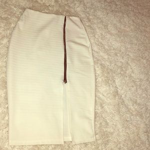 White pencil skirt with leg split